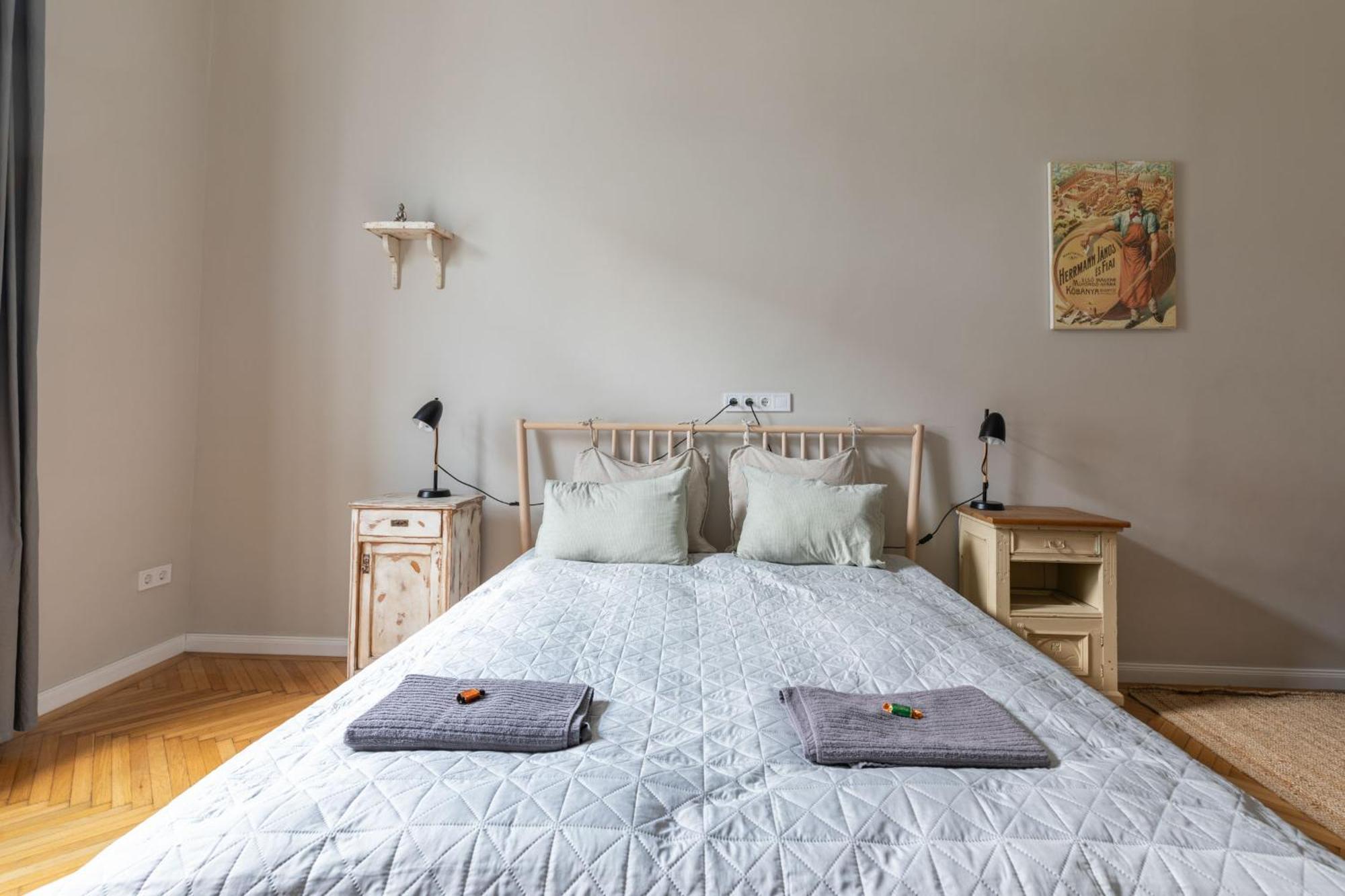 Budapestayz - Weiner Apartments Buitenkant foto